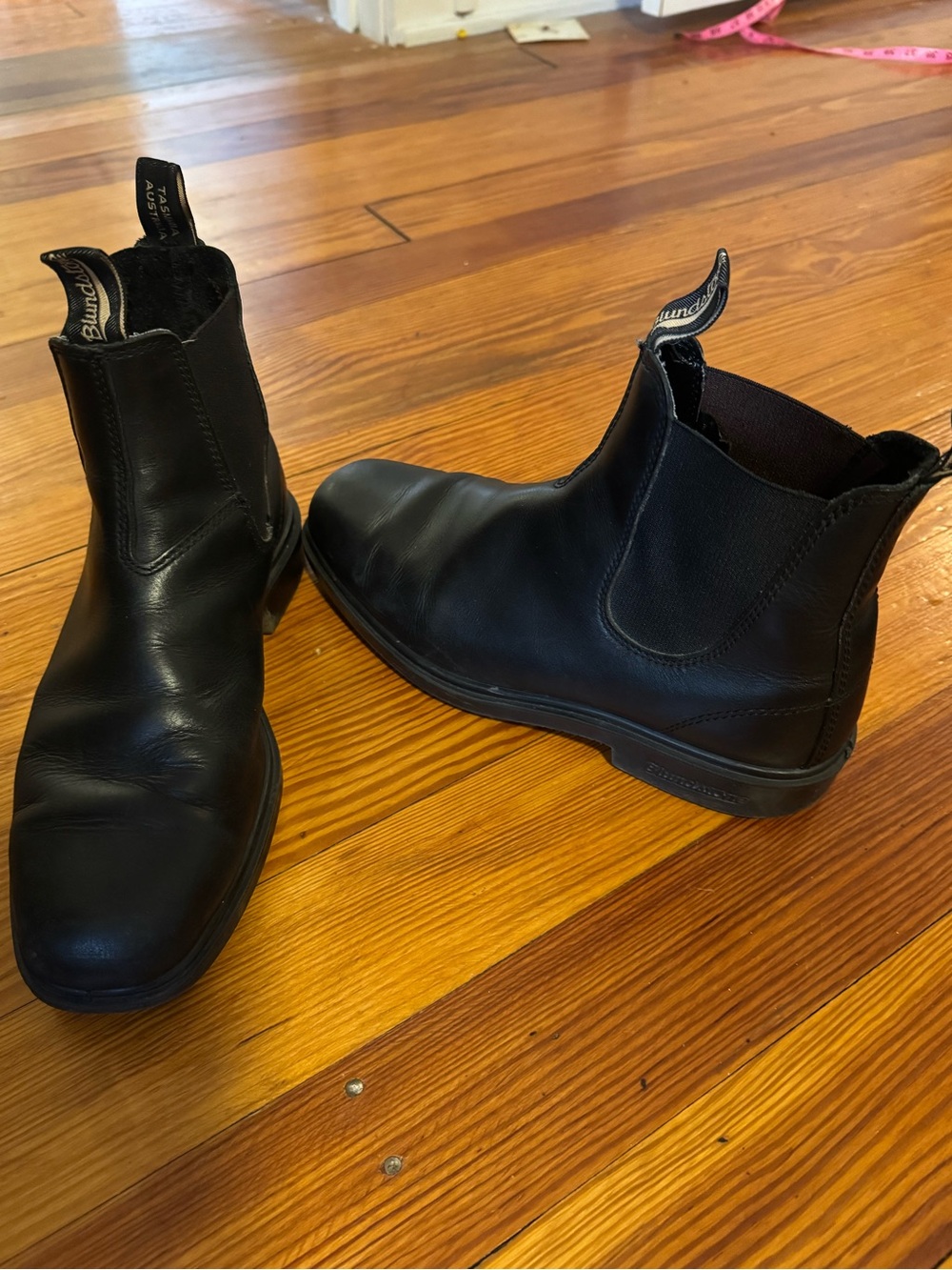 Blundstone Black Leather Chelsea Ankle Boots